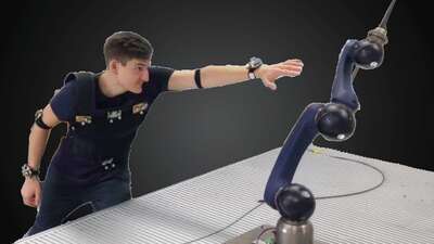 Provably Safe Deep Reinforcement Learning for Robotic Manipulation in Human Environments